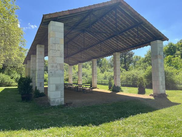 Gennes (49350) REF 88686 PROCHE SAUMUR , Magnifique domaine de chasse de 130 hectares , avec gîte , salle de réception rela