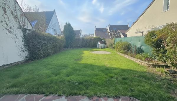 Charmant pavillon traditionnel dans résidence avec piscine