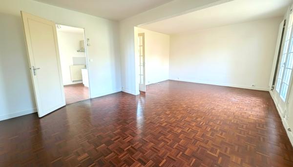 Charmant pavillon traditionnel dans résidence avec piscine