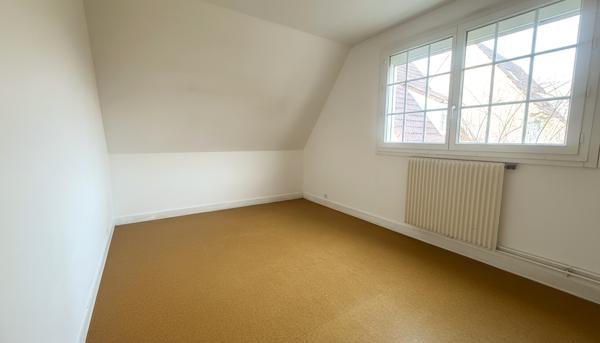 Charmant pavillon traditionnel dans résidence avec piscine