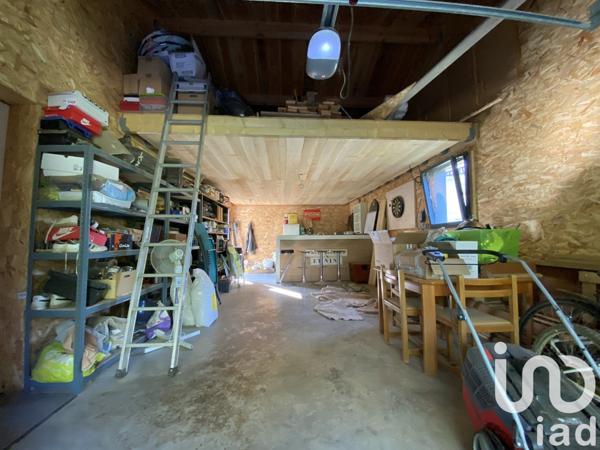 Maison 4 pièces de 115 m² à Les Herbiers (85500)