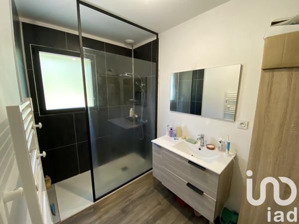 Maison 4 pièces de 115 m² à Les Herbiers (85500)