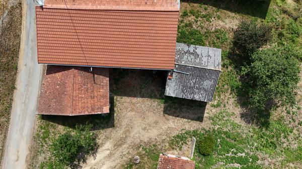 VIOLAY (LOIRE) CORPS DE FERME HABITATION , ETABLE GRANGE ET HANGAR