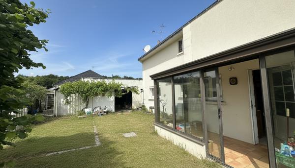 Maison familiale à réhabiliter à Bagneux ? Jardin et grand garage Saumur