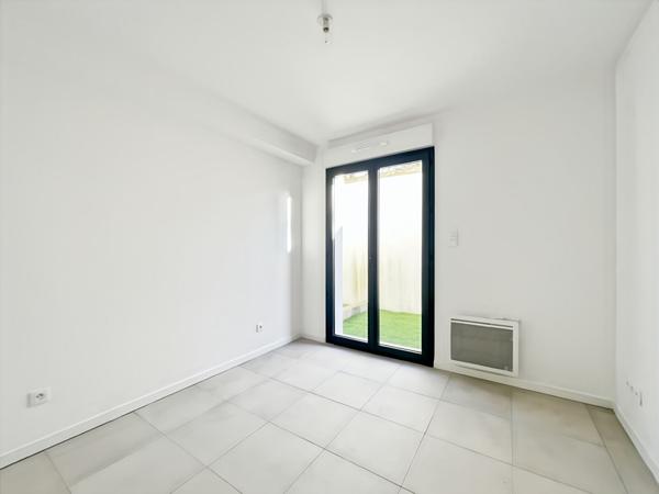 APPARTEMENT 2 CHAMBRES AVEC EXTERIEUR (CENTRE-VILLE)