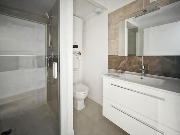 APPARTEMENT 2 CHAMBRES AVEC EXTERIEUR (CENTRE-VILLE)