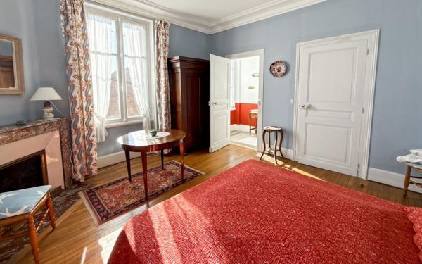 Maison à vendre    8 pièces •  Chabris