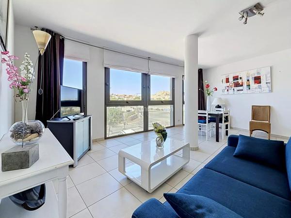 Vente                                                      Appartement
                        
                     2 pièces                      57 m2                     à Calvi