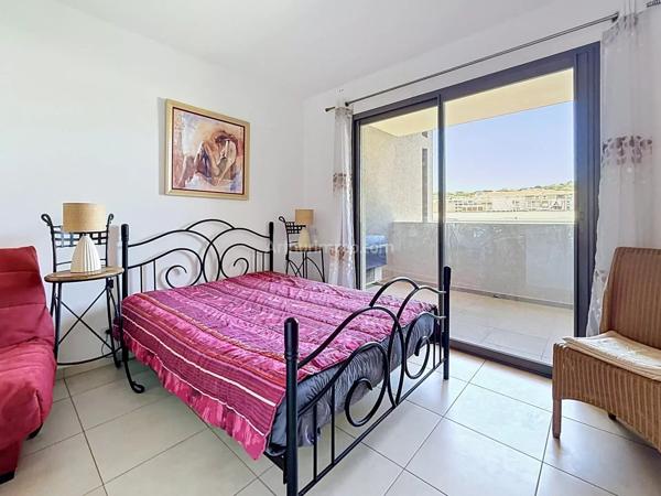 Vente                                                      Appartement
                        
                     2 pièces                      57 m2                     à Calvi