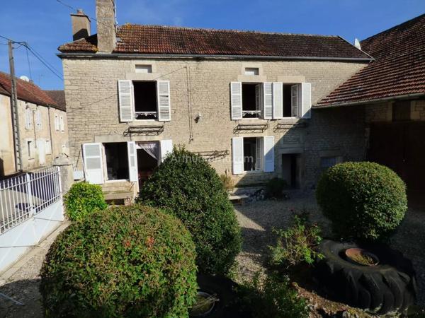 Vente Maison de village 5 pièces 81 m2 à Noyers