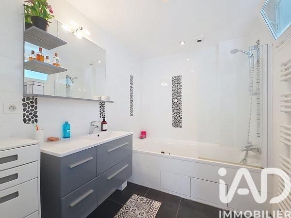 Maison à vendre 7 pièces 200 m² L'Étang-la-Ville