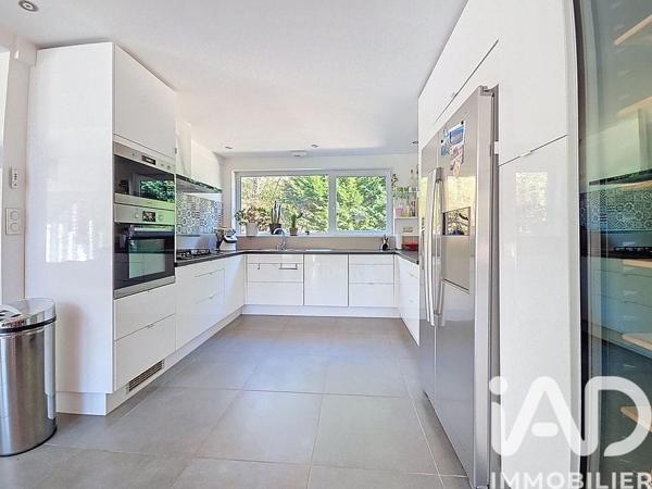 Maison à vendre 7 pièces 200 m² L'Étang-la-Ville