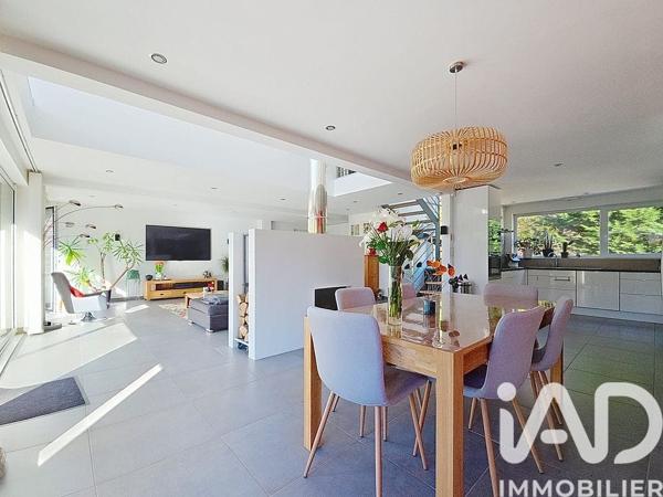 Maison à vendre 7 pièces 200 m² L'Étang-la-Ville