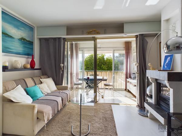 Le brusc (83140) LE BRUSC Appartement 34m² - Cheminée et Loggia - Lumineux et Idéalement Situé -