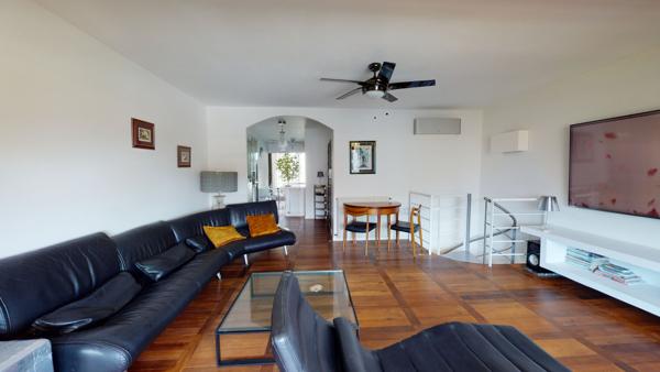 Lumineux duplex de 4 pièces avec vue mer