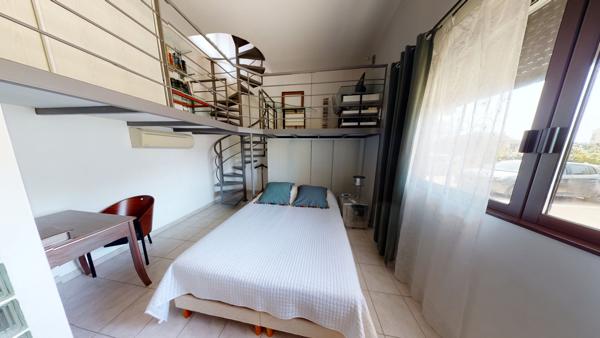 Lumineux duplex de 4 pièces avec vue mer