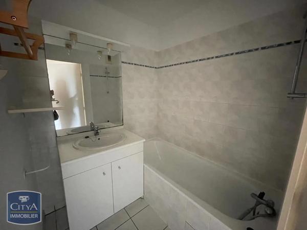 Appartement à louer 2 pièces 46.7m² Pau (64000)