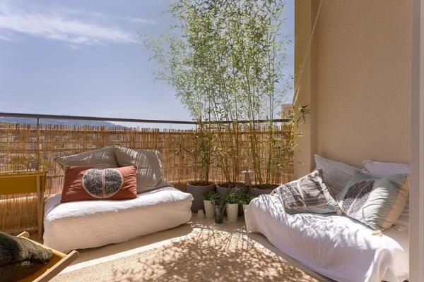 Appartement deux pièces avec terrasse et vue dégagée