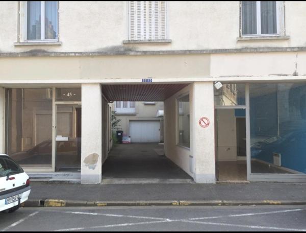 LOCAL COMMERCIAL À LOUER – CHÂTEAUDUN CENTRE