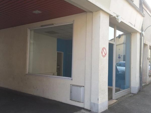 LOCAL COMMERCIAL À LOUER – CHÂTEAUDUN CENTRE