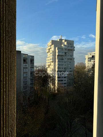 Appartement à vendre, 5 pièces avec un balcon, pour une famille qui aime l'espace ou pour un bel investissement locatif