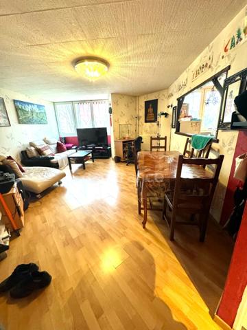 Appartement à vendre, 5 pièces avec un balcon, pour une famille qui aime l'espace ou pour un bel investissement locatif