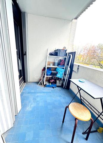 Appartement à vendre, 5 pièces avec un balcon, pour une famille qui aime l'espace ou pour un bel investissement locatif