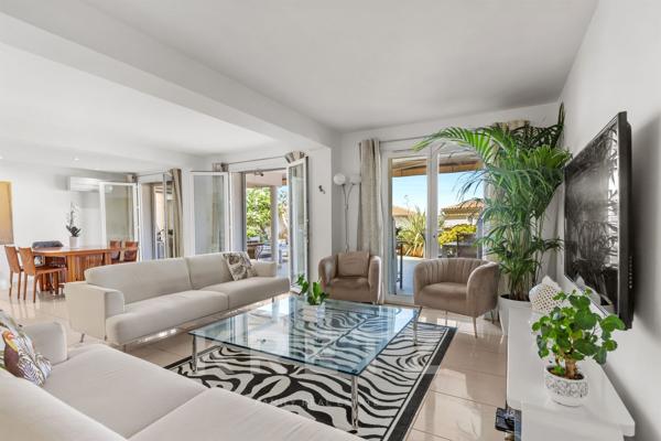 Bel appartement de 129 m2 avec terrasse de 105 m² à proximité de la plage de Renecros
