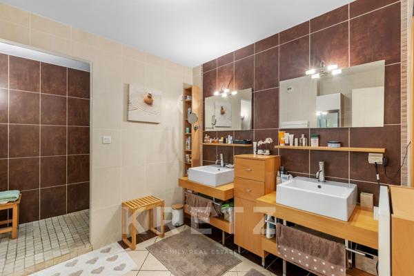 Bel appartement de 129 m2 avec terrasse de 105 m² à proximité de la plage de Renecros