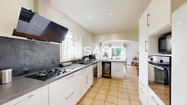 Maison d’exception avec piscine et jardin paysager