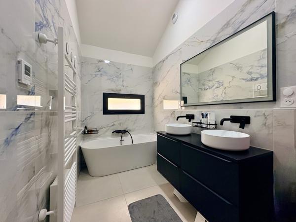 Maison
         3 pièces
        - 116 m² Exclusivité