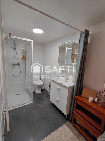 MAISON FAMILIALE DE 4 CHAMBRES AVEC SOUS SOL D'ENVIRON 190 m² , GARAGE, PISCINE, CAVE.