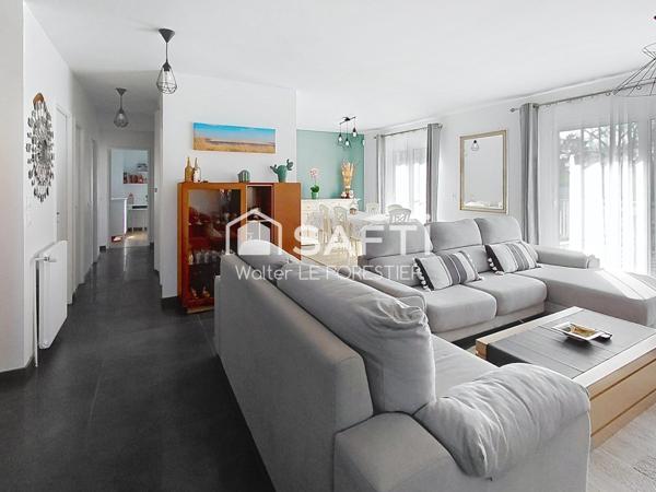 MAISON FAMILIALE DE 4 CHAMBRES AVEC SOUS SOL D'ENVIRON 190 m² , GARAGE, PISCINE, CAVE.