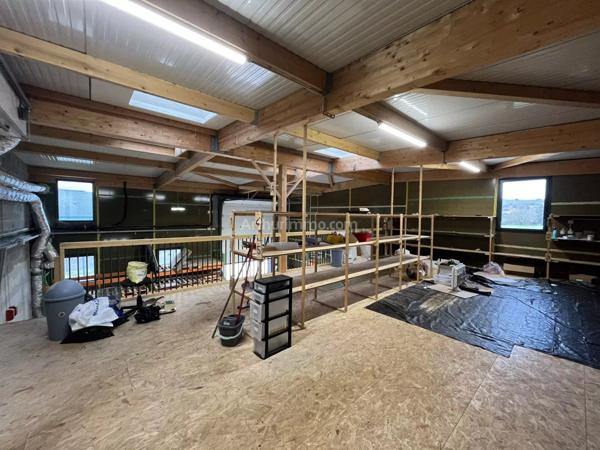 Location Local commercial 420 m2 à Virignin