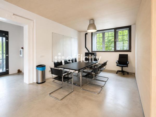 Bureau
         4 pièces
        - 104 m² 222 000 € *