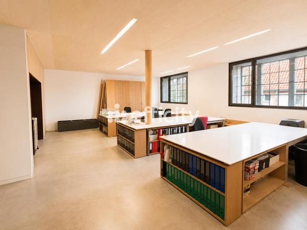 Bureau
         4 pièces
        - 104 m² 222 000 € *