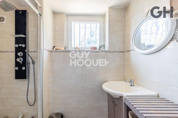 MAISON DE CHARME DE 7 PIÈCES A ETIOLLES - AVEC PISCINE ET DÉPENDANCE