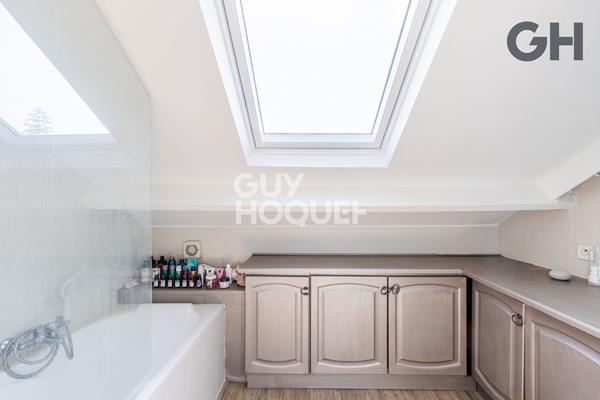 MAISON DE CHARME DE 7 PIÈCES A ETIOLLES - AVEC PISCINE ET DÉPENDANCE