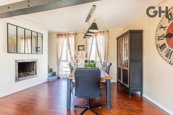 MAISON DE CHARME DE 7 PIÈCES A ETIOLLES - AVEC PISCINE ET DÉPENDANCE