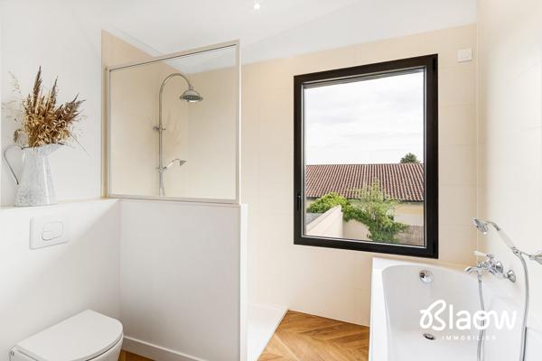 Maison rénovée de 153 m² à vendre à Décines-Charpieu