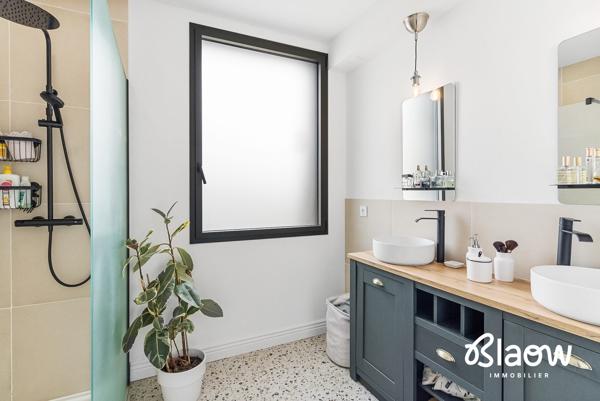 Maison rénovée de 153 m² à vendre à Décines-Charpieu