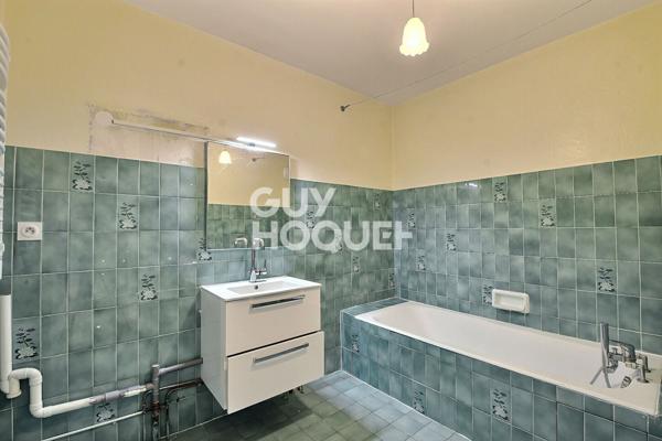 (Visite virtuelle) AUX PORTES DE MONTCHAT - A vendre, appartement de type T3 de 73 m²  avec balcons, garage et cave, Villeurbanne (69100)