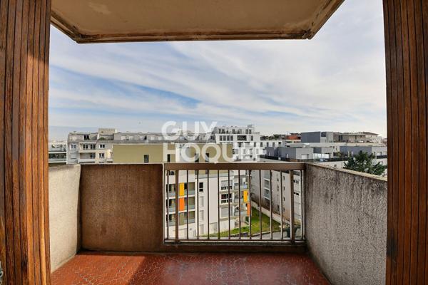 (Visite virtuelle) AUX PORTES DE MONTCHAT - A vendre, appartement de type T3 de 73 m²  avec balcons, garage et cave, Villeurbanne (69100)