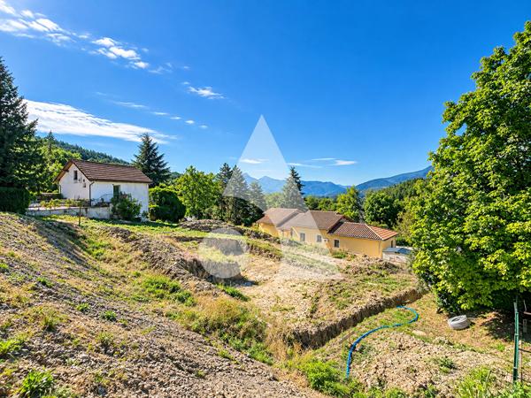 Terrain 786 m2