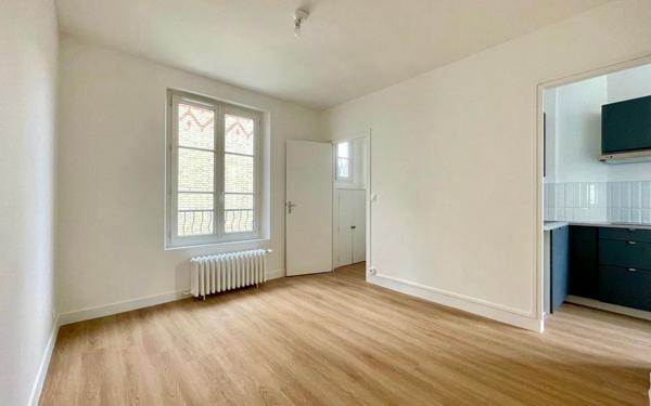 Appartement à vendre    2 pièces • 29,10 m2 Paris 17
