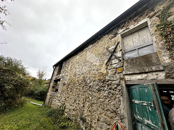 Maison à rénover avec dépendances Voulx