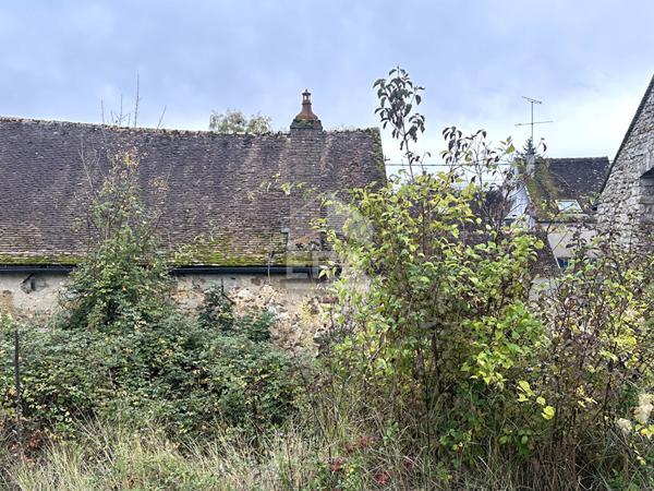 Maison à rénover avec dépendances Voulx