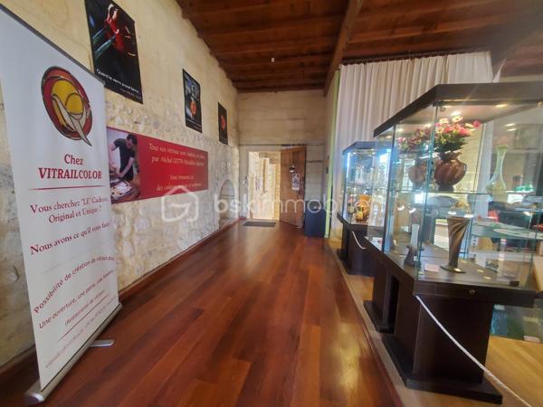 Local d activites de 80 m²