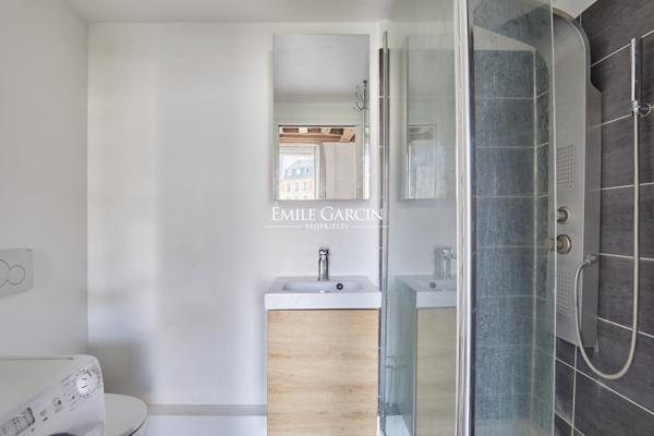 A vendre - appartement avec vue - 24 m² - 75001 - Paris - Place Dauphine