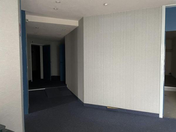 A LOUER : LORIENT : Local professionnel ou commercial - 137m²